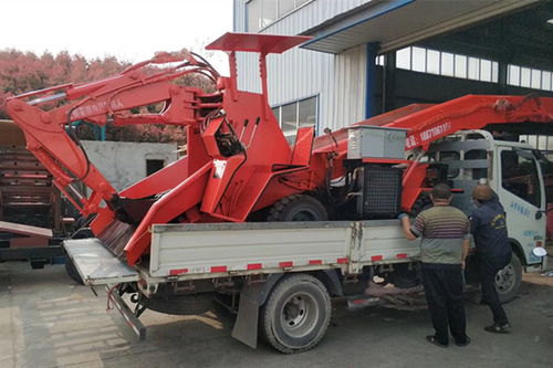 帶破碎錘的小型礦用扒渣機處理